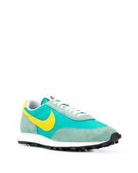 mintgrüne Sportschuhe von Nike