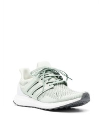 mintgrüne Sportschuhe von adidas