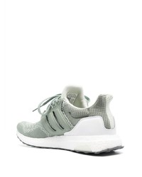 mintgrüne Sportschuhe von adidas