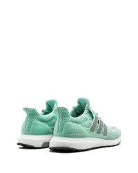 mintgrüne Sportschuhe von adidas