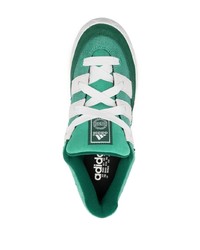 mintgrüne Wildleder niedrige Sneakers von adidas