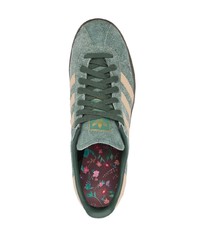 mintgrüne Wildleder niedrige Sneakers von adidas