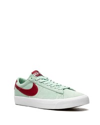 mintgrüne Wildleder niedrige Sneakers von Nike