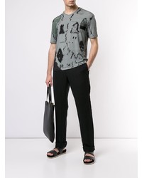 mintgrünes bedrucktes T-Shirt mit einem V-Ausschnitt von Giorgio Armani