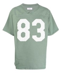 mintgrünes bedrucktes T-Shirt mit einem V-Ausschnitt von ERL