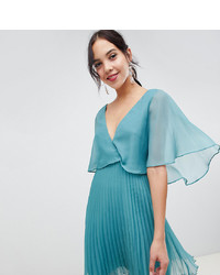 mintgrünes Cocktailkleid mit Falten