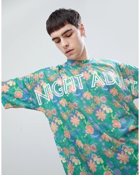 mintgrünes T-Shirt mit einem Rundhalsausschnitt mit Blumenmuster von Night Addict
