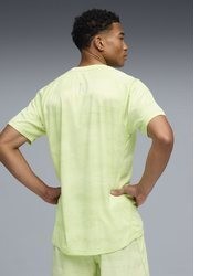 mintgrünes T-Shirt mit einem Rundhalsausschnitt von Puma