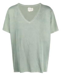 mintgrünes T-Shirt mit einem V-Ausschnitt von Greg Lauren
