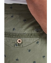 olivgrüne bedruckte Shorts von BLEND