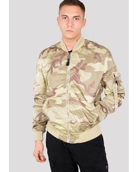 olivgrüne Camouflage Bomberjacke von Alpha Industries