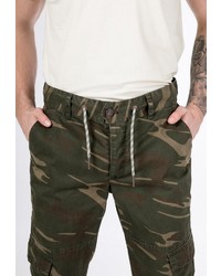 olivgrüne Camouflage Cargohose von Alife and Kickin