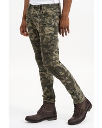 olivgrüne Camouflage enge Jeans von TRUEPRODIGY