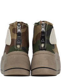 olivgrüne Camouflage hohe Sneakers aus Segeltuch von R13