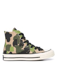 olivgrüne Camouflage hohe Sneakers von Converse