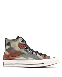 olivgrüne Camouflage hohe Sneakers von Converse