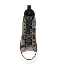 olivgrüne Camouflage hohe Sneakers von Valentino Garavani