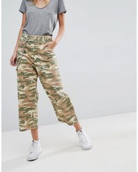 olivgrüne Camouflage Jeans von ASOS DESIGN