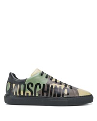 olivgrüne Camouflage Leder niedrige Sneakers von Moschino