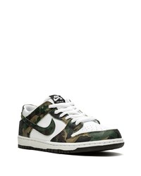 olivgrüne Camouflage Leder niedrige Sneakers von Nike