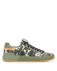 olivgrüne Camouflage niedrige Sneakers von Balmain