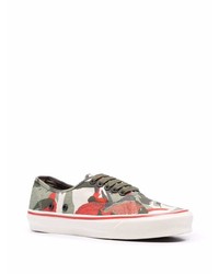 olivgrüne Camouflage niedrige Sneakers von Vans