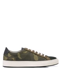 olivgrüne Camouflage niedrige Sneakers von Common Projects