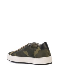 olivgrüne Camouflage niedrige Sneakers von Common Projects