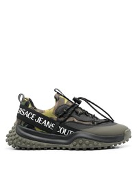 olivgrüne Camouflage niedrige Sneakers von VERSACE JEANS COUTURE
