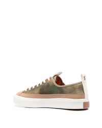 olivgrüne Camouflage niedrige Sneakers von Converse