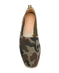 olivgrüne Camouflage Segeltuch Espadrilles von Castaner