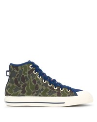 olivgrüne Camouflage Segeltuch niedrige Sneakers von adidas