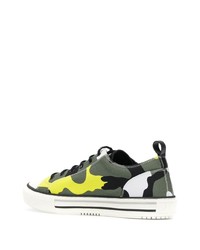 olivgrüne Camouflage Segeltuch niedrige Sneakers von Valentino Garavani