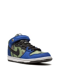 olivgrüne Camouflage Segeltuch niedrige Sneakers von Nike