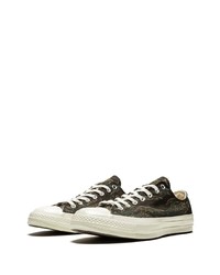 olivgrüne Camouflage Segeltuch niedrige Sneakers von Converse