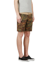 olivgrüne Camouflage Shorts von Moncler