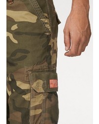 olivgrüne Camouflage Shorts von John Devin