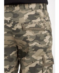 olivgrüne Camouflage Shorts von LIFE & GLORY
