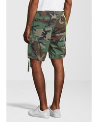 olivgrüne Camouflage Shorts von Replay
