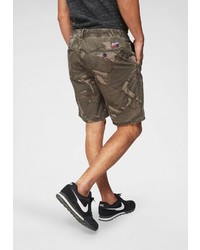 olivgrüne Camouflage Shorts von Superdry