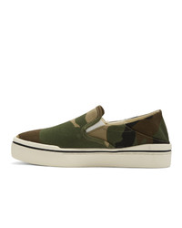 olivgrüne Camouflage Slip-On Sneakers von R13