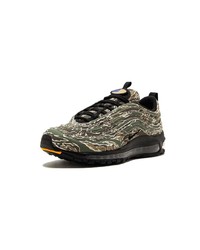 olivgrüne Camouflage Sportschuhe von Nike