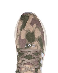 olivgrüne Camouflage Sportschuhe von adidas