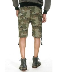 olivgrüne Camouflage Sportshorts von Catch