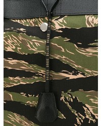 olivgrüne Camouflage Sporttasche von Golden Goose Deluxe Brand