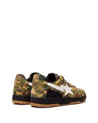 olivgrüne Camouflage Wildleder niedrige Sneakers von A Bathing Ape