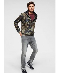 olivgrüne Camouflage Windjacke von John Devin