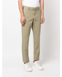 olivgrüne Chinohose von BOSS