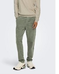 olivgrüne Cord Chinohose von ONLY & SONS