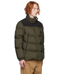 olivgrüne Daunenjacke von Moncler